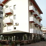 Hotel La Quercia *