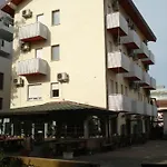 Hotel La Quercia *
