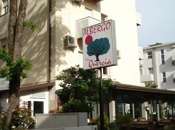 La Quercia Hotel *